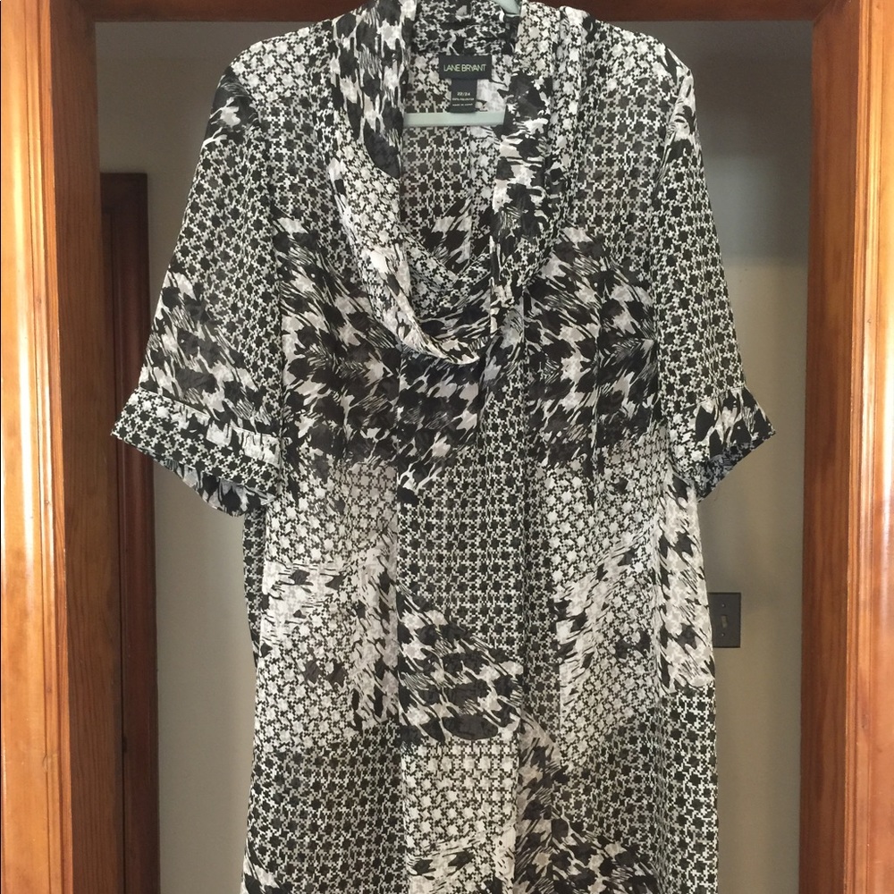 Beautiful lightly used & new blouses 👚